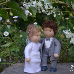 Hochzeitspaar im Garten